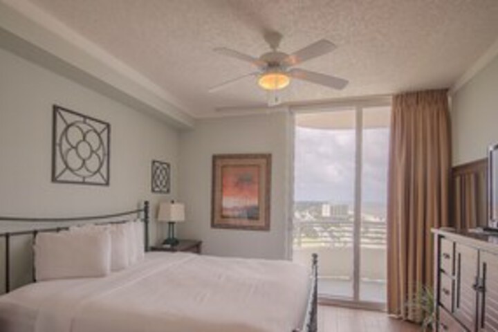 Room 32 of 33