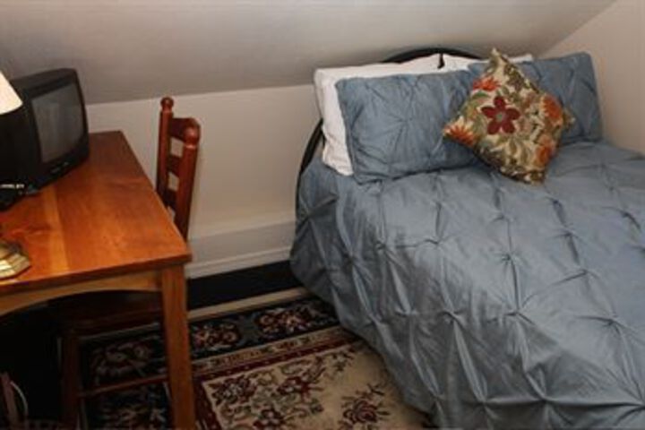 Room 38 of 63