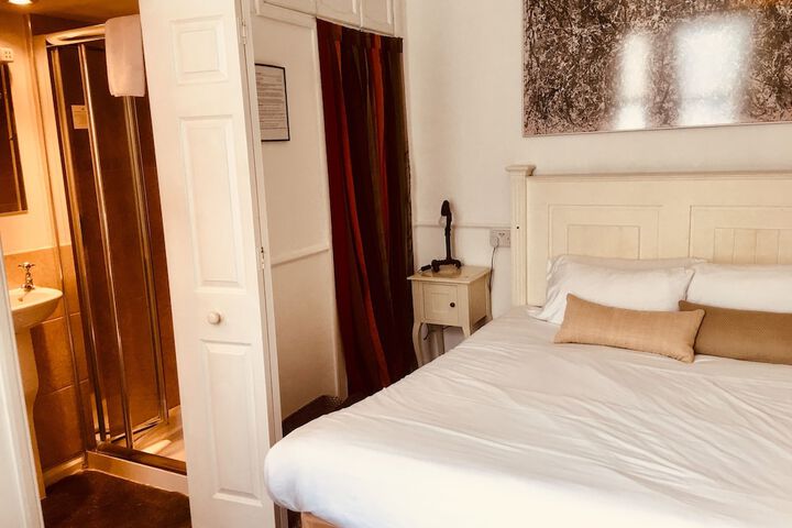 Room 21 of 42