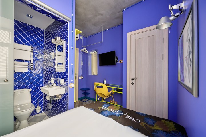 Room 17 of 49