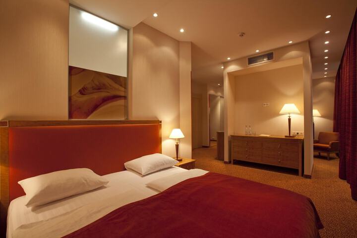 Room 11 of 51