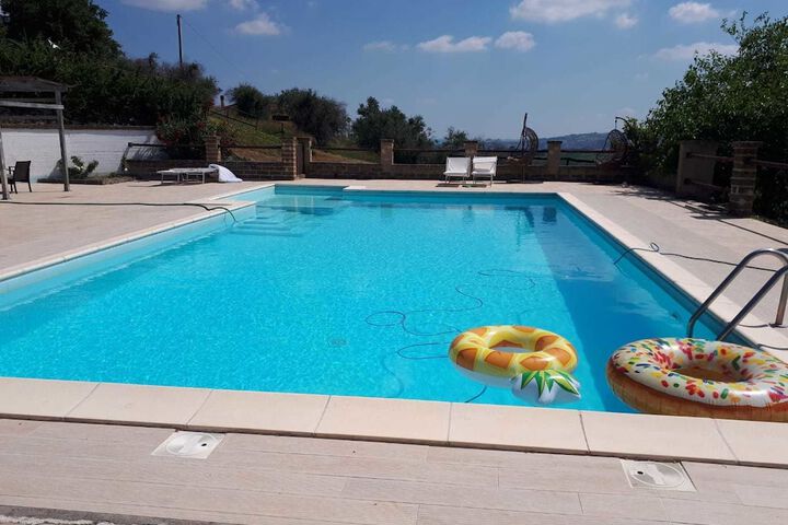 Pool 22 of 27