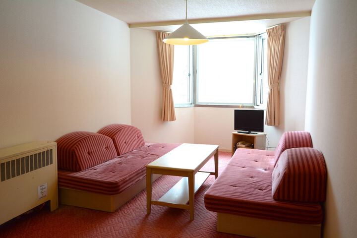 Room 9 of 20