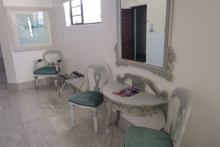 Room 17 of 148