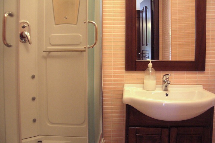 Room 12 of 27