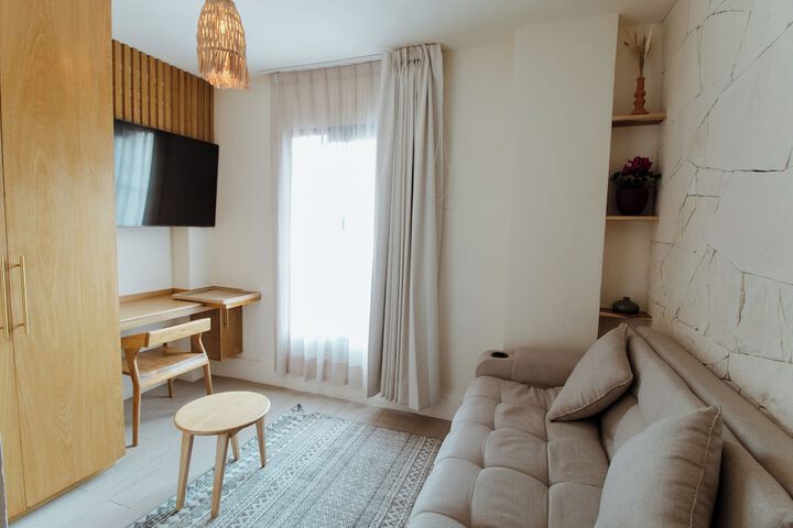 Room 18 of 52