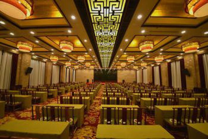 Ballroom/Hall 3 of 29