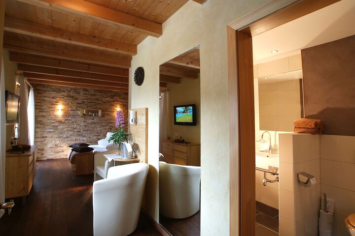 Room 45 of 109