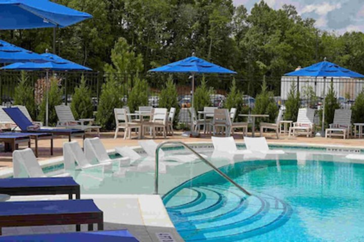 Pool 21 of 48