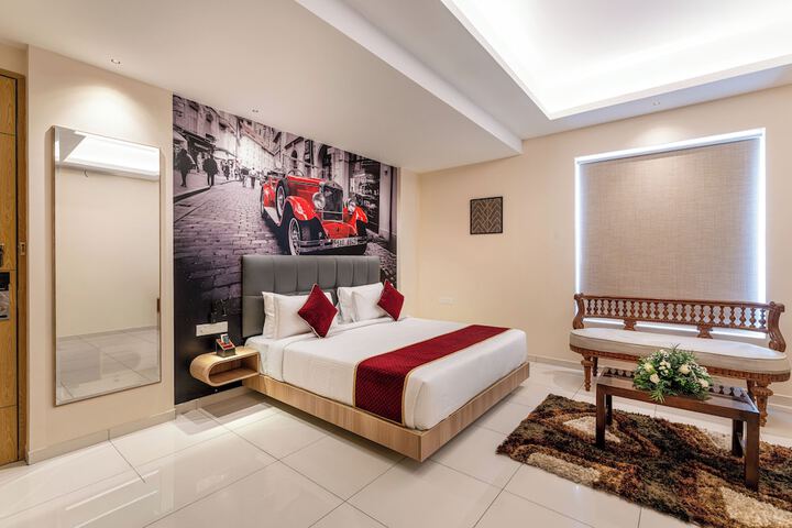 Room 8 of 33