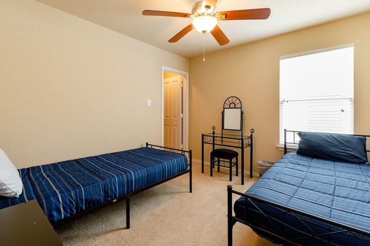 Room 9 of 31