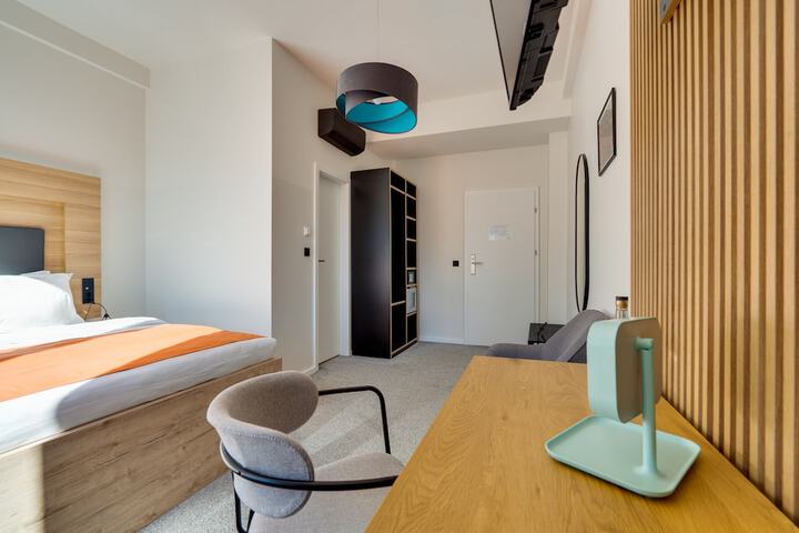 Room 7 of 39