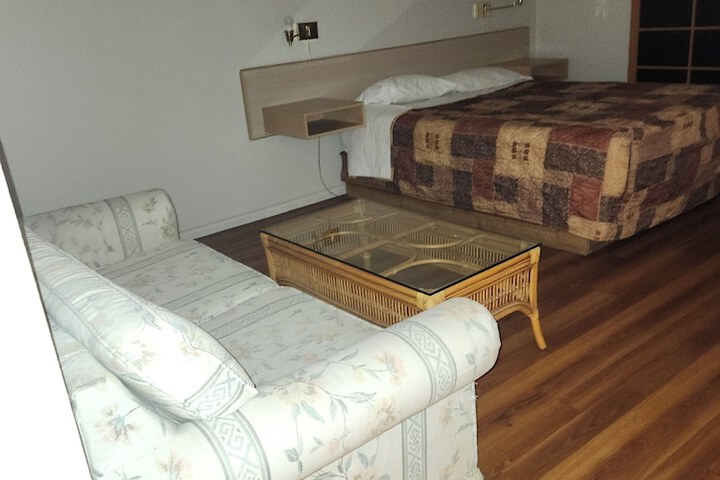 Room 29 of 65