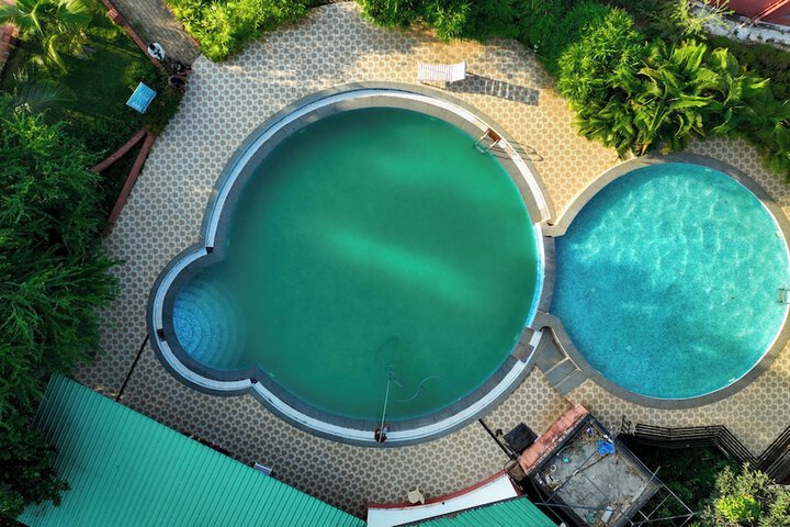 Pool 30 of 52