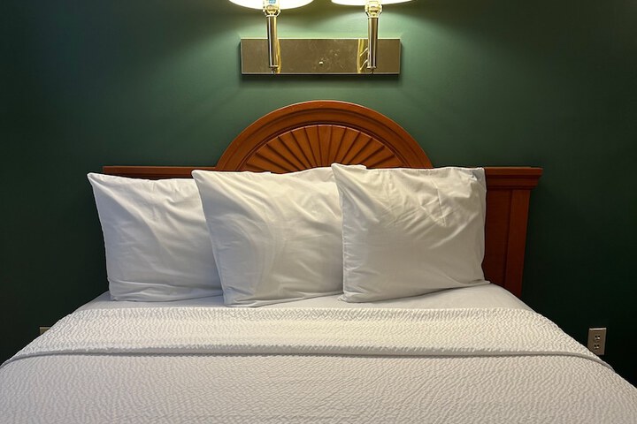 Room 9 of 41