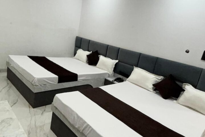 Room 3 of 12