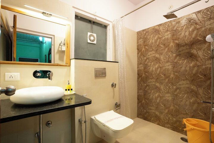 Room 30 of 76