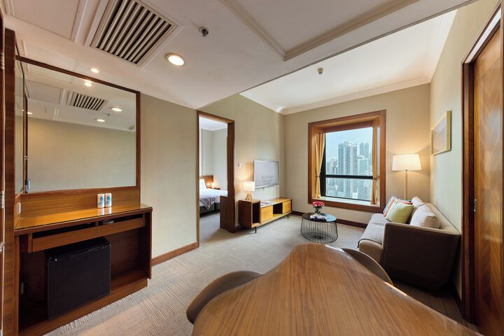 Room 32 of 49