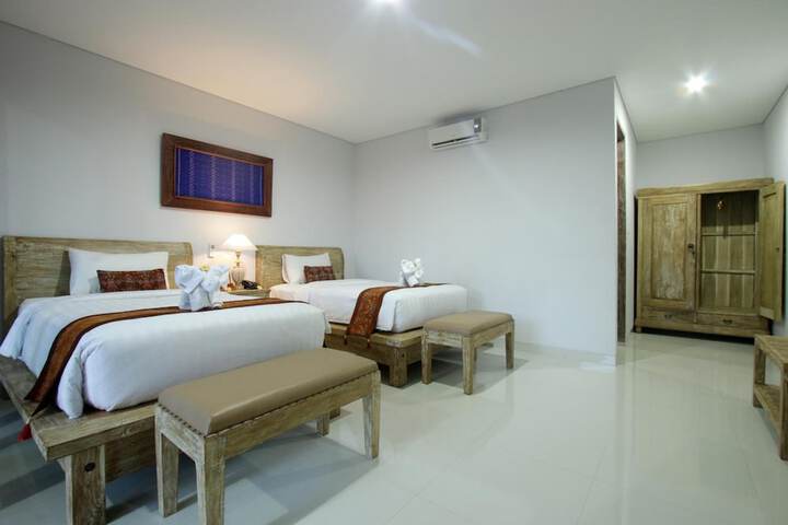 Room 15 of 28
