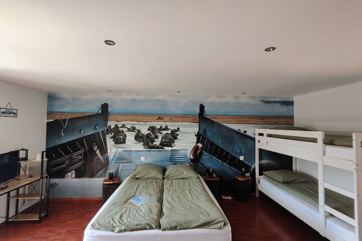 Room 28 of 64