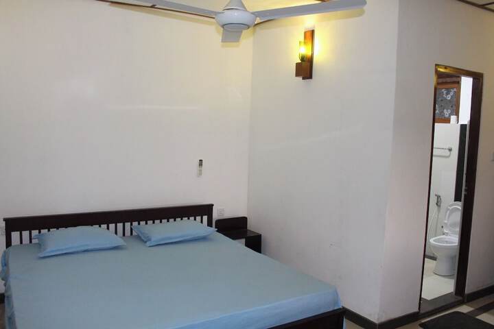 Room 3 of 21