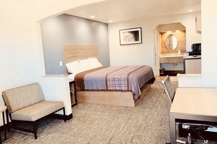 Room 6 of 37