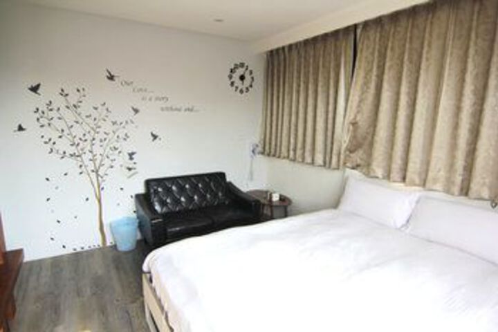 Room 26 of 37