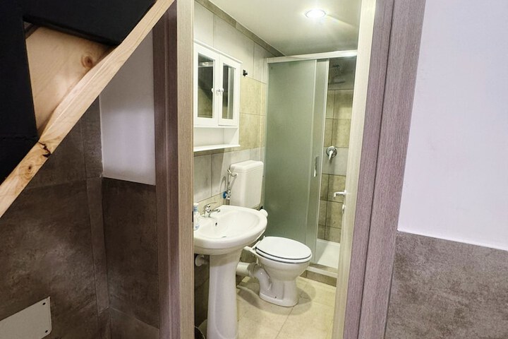 Room 15 of 27