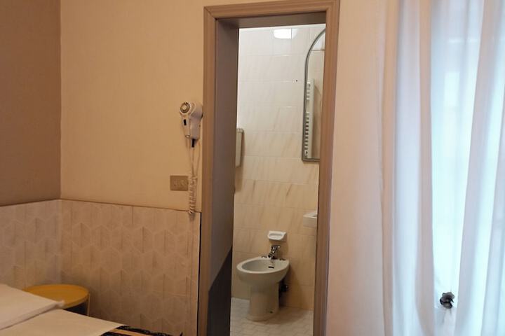 Room 30 of 90