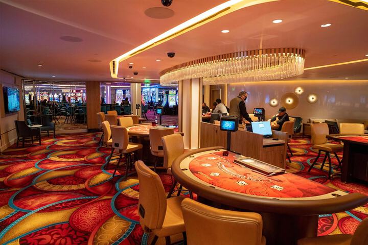 Entertainment 68 of 97