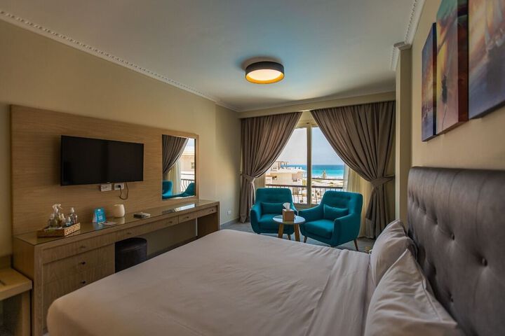 Room 2 of 38