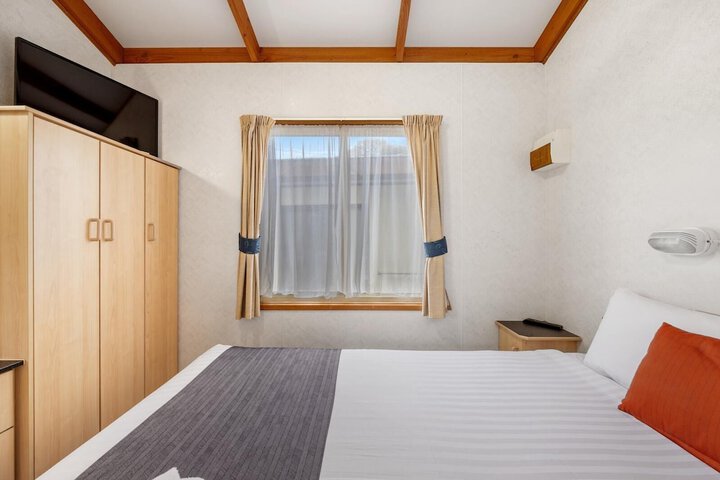 Room 15 of 97
