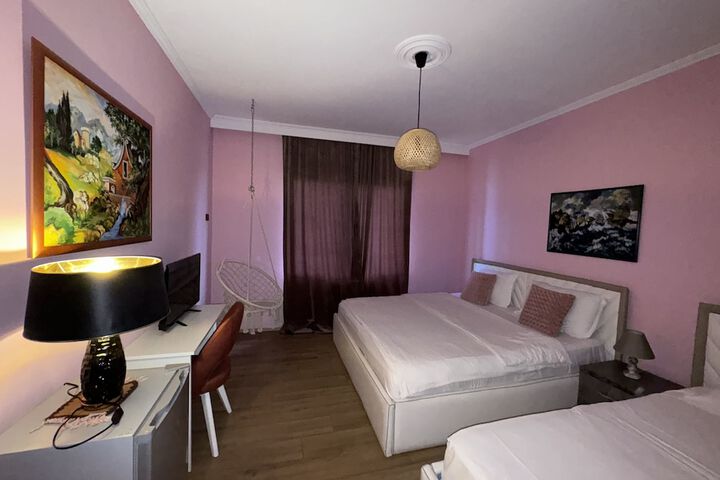 Room 10 of 26