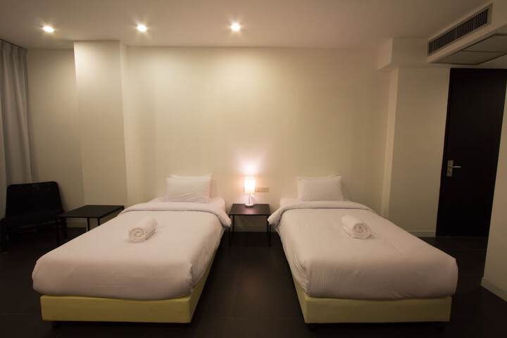 Room 4 of 61