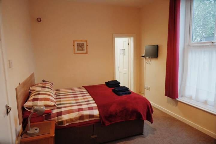 Room 6 of 95