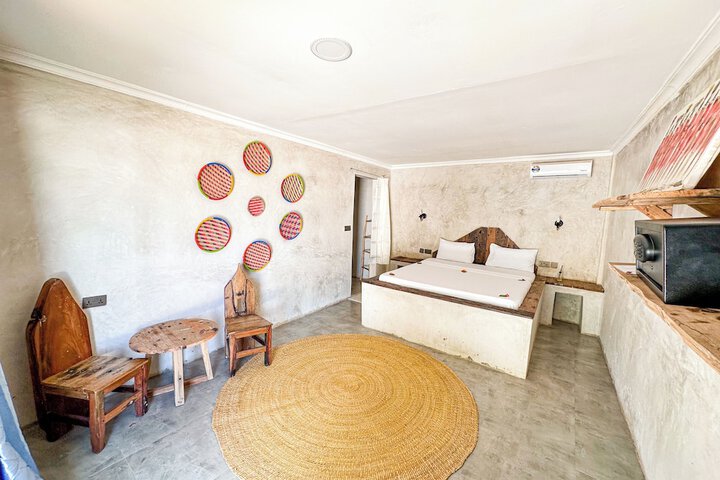 Room 16 of 48