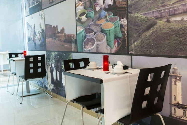Lounge 42 of 56