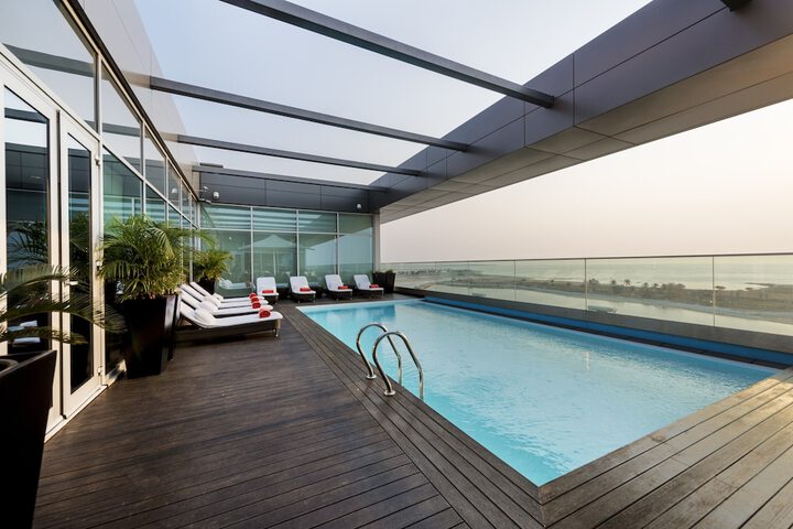 Hotel Pool