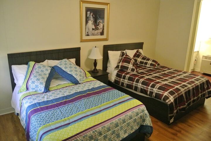 Room 4 of 12