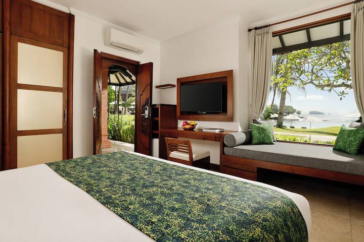 Room 4 of 96