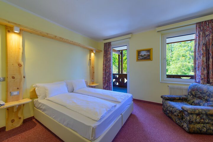 Room 9 of 39