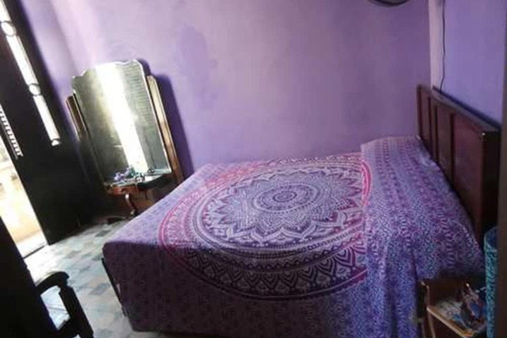 Room 4 of 16