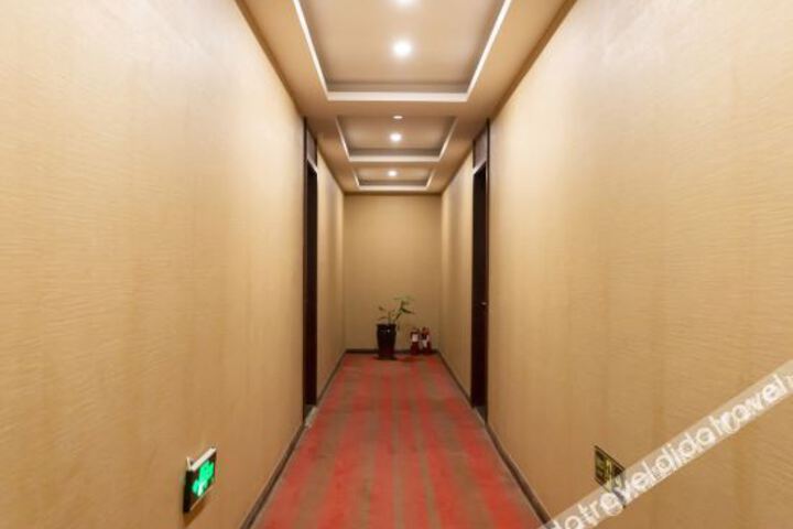 Hotel Interior 6 of 21