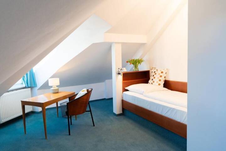 Room 17 of 39
