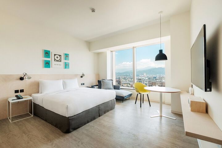 Room 21 of 66