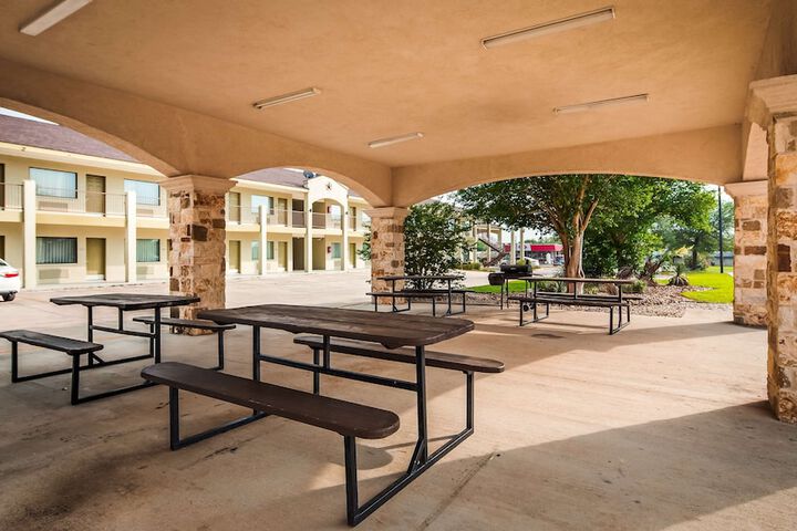 BBQ/picnic area