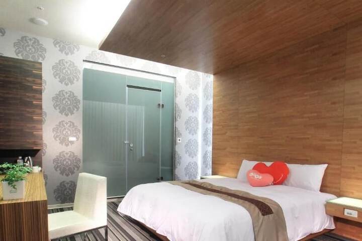 Room 10 of 48