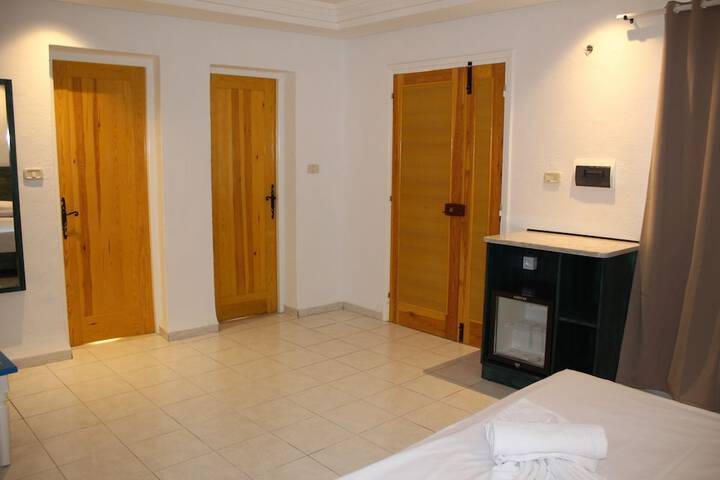 Room 79 of 153