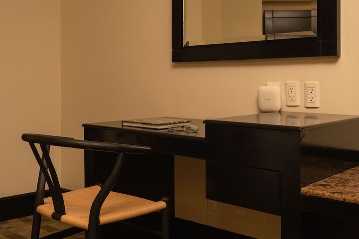 Room 27 of 121