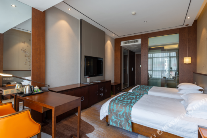Royal Four Seasons Hotel